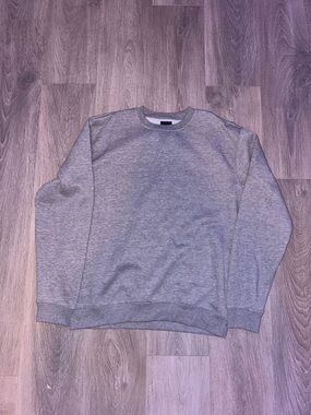 Tilly's Men's Gray Crewneck Sweatshirt